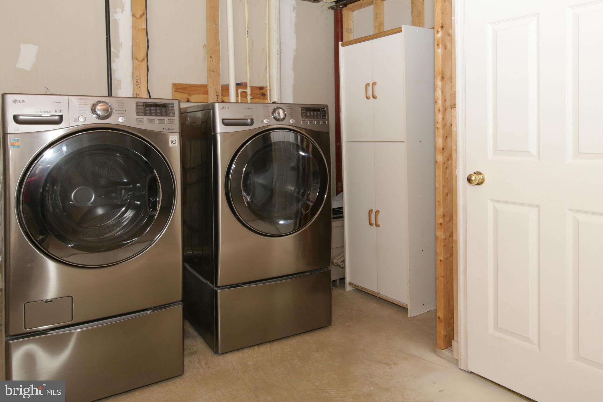 RIDGEFIELD VILLAGE - Residential