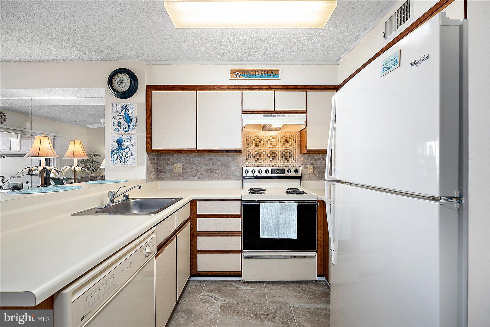 HIDDEN HARBOR - Residential