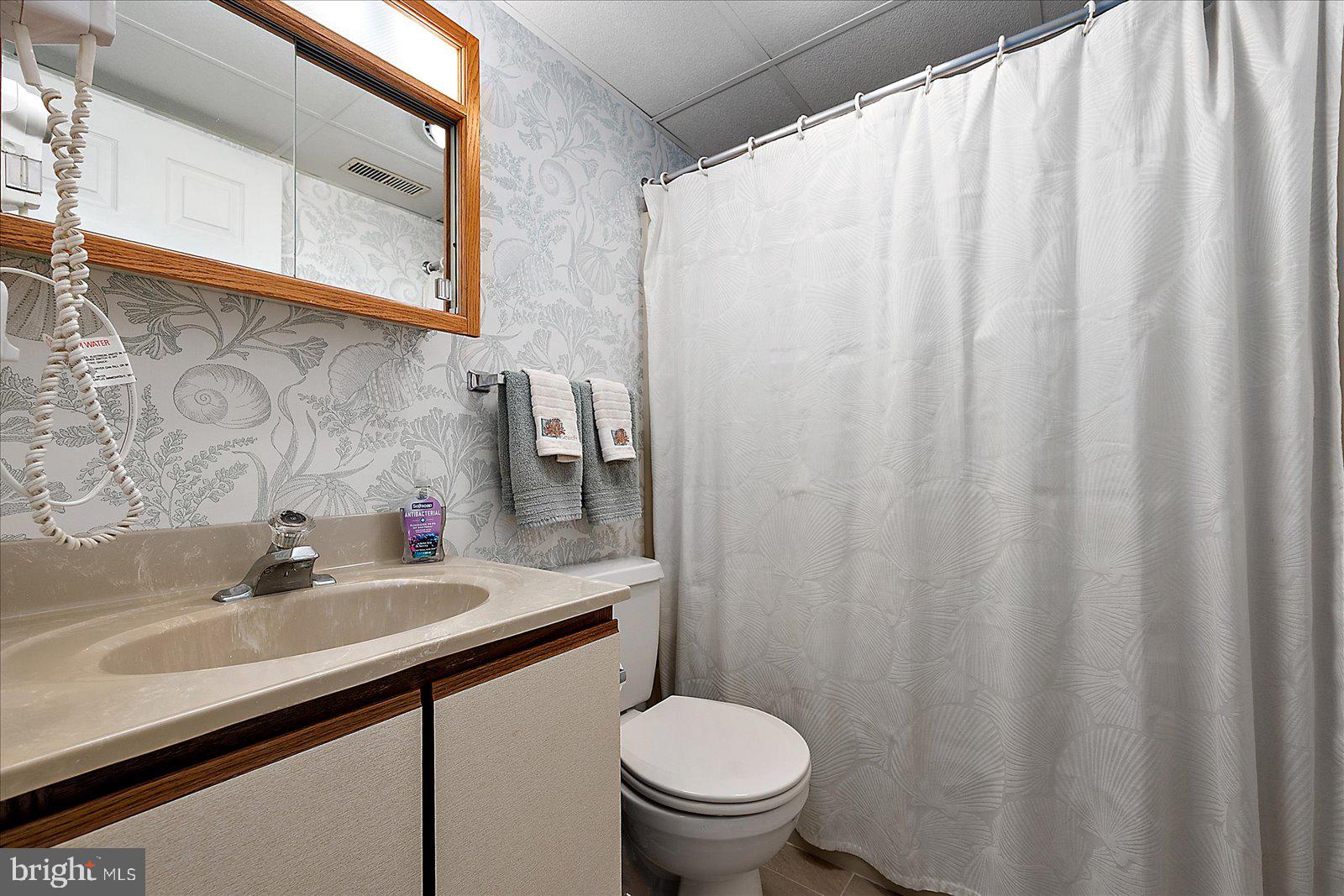 HIDDEN HARBOR - Residential