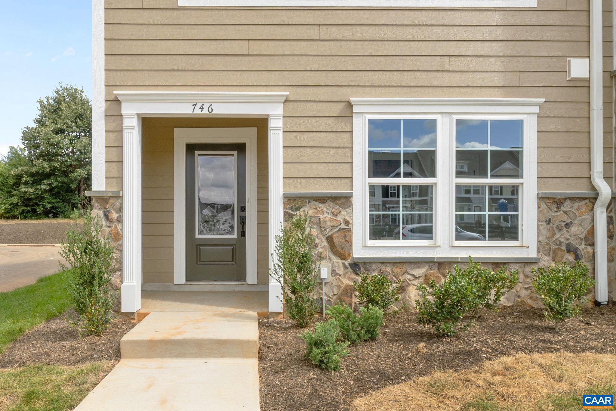 14 FORBES DR