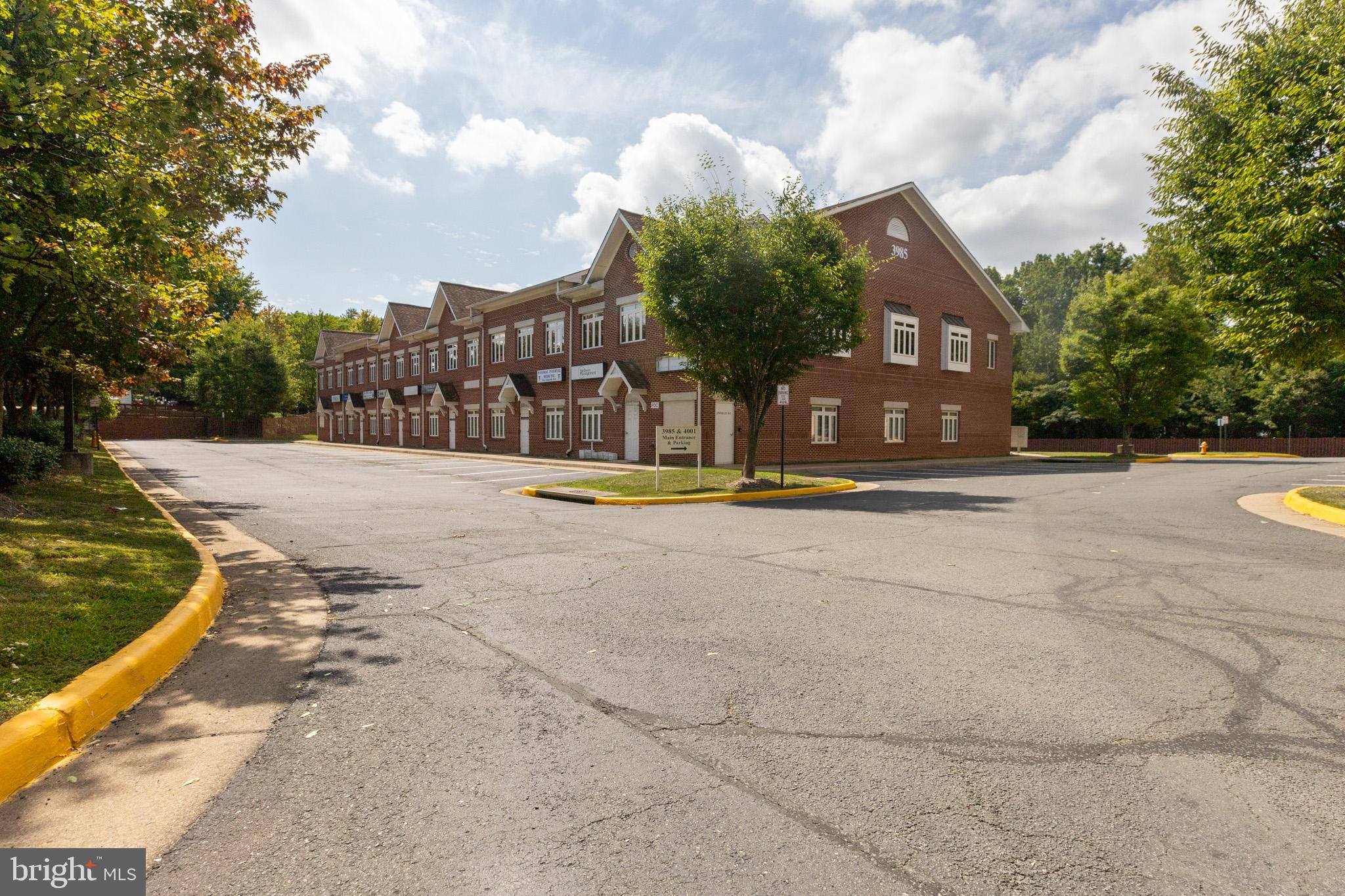 3985 PRINCE WILLIAM PKWY 204