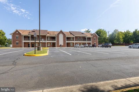 Photo of 3985 Prince William Pkwy #204, WOODBRIDGE, VA 22192 (MLS # VAPW2111558)