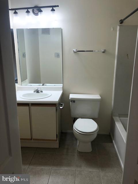 CHESTERFIELD GARDEN CONDOMINIUM - Residential Lease