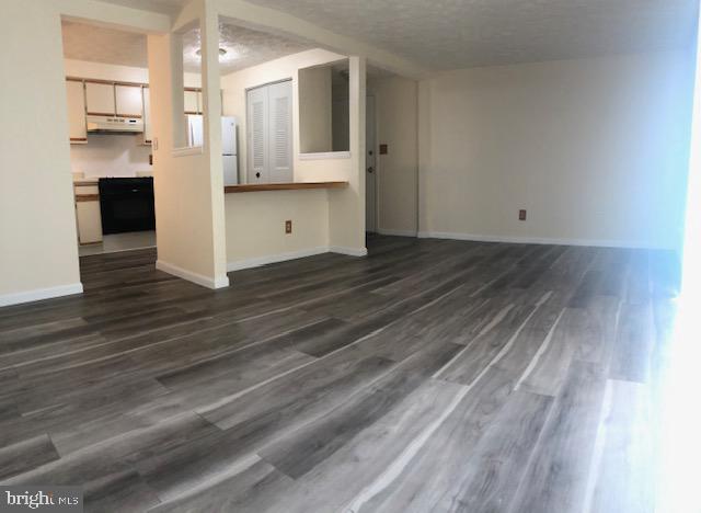 CHESTERFIELD GARDEN CONDOMINIUM - Residential Lease