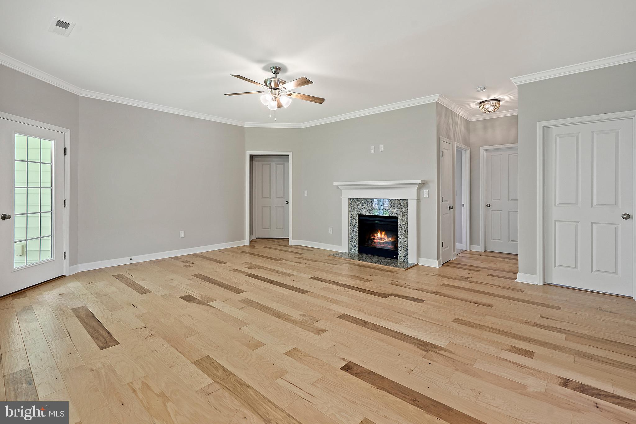 COUNTRY CLUB ESTATES - Residential