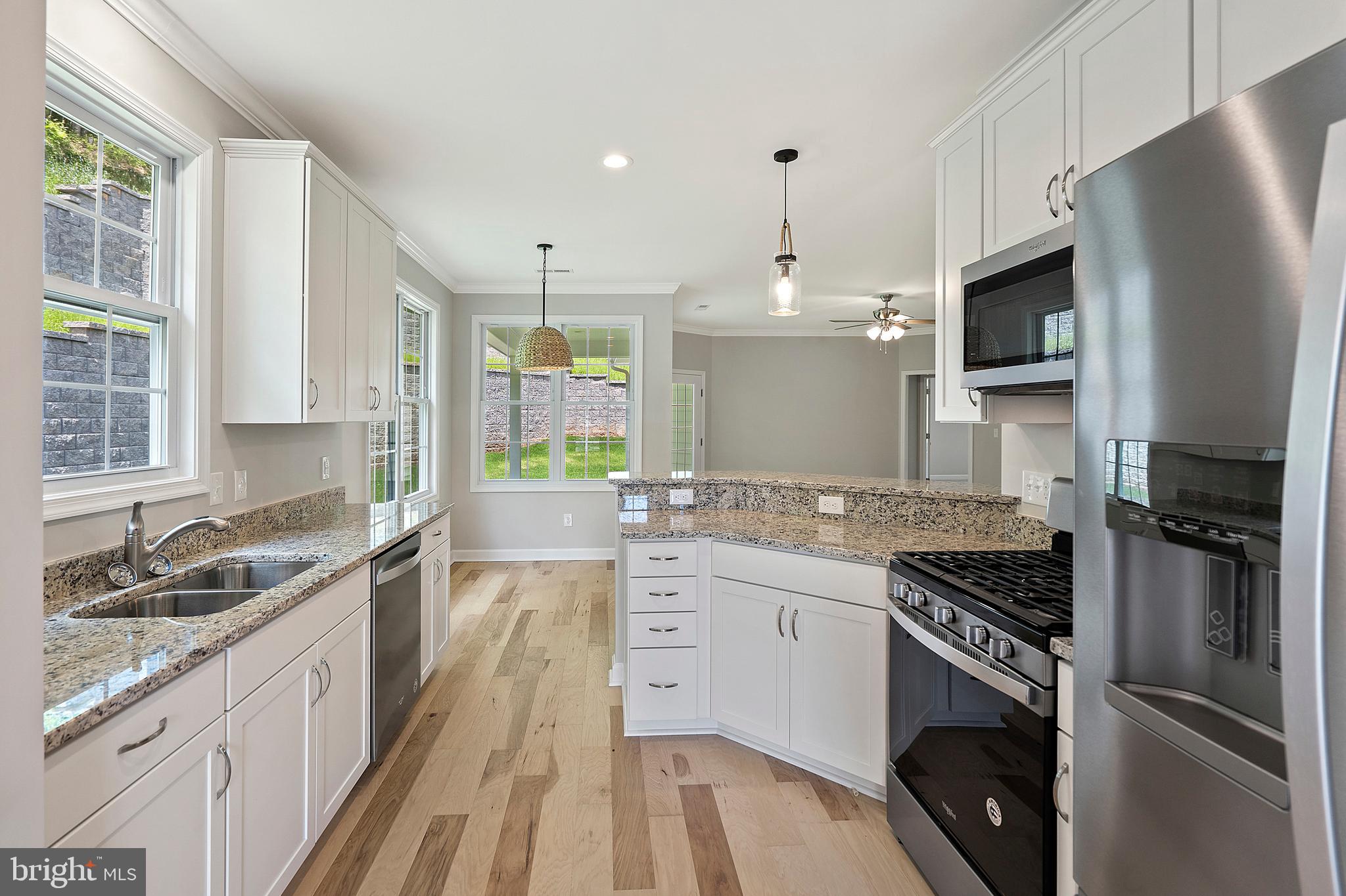 COUNTRY CLUB ESTATES - Residential