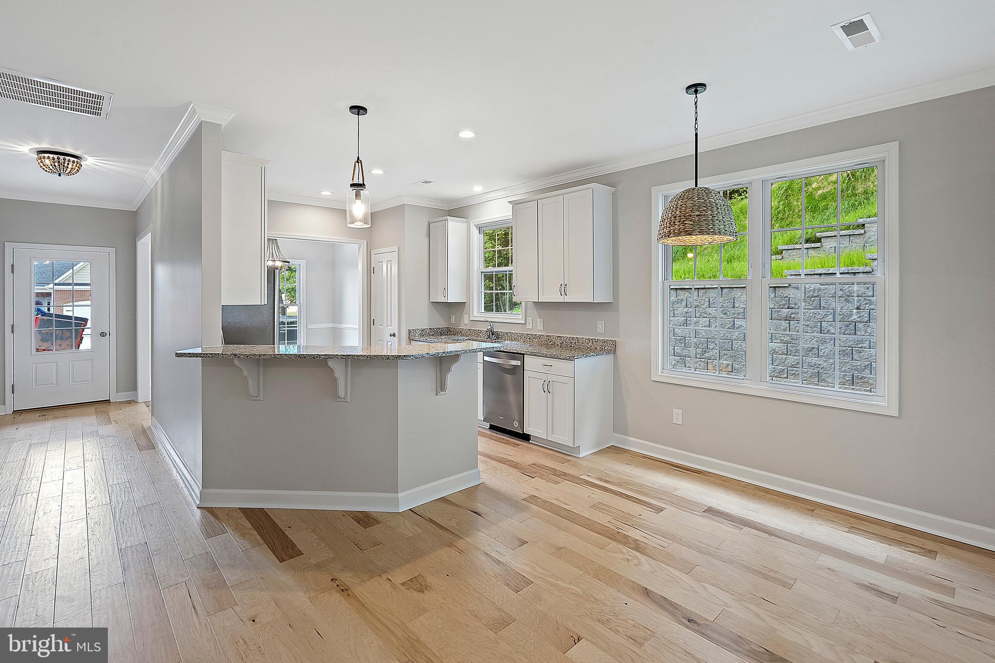 COUNTRY CLUB ESTATES - Residential