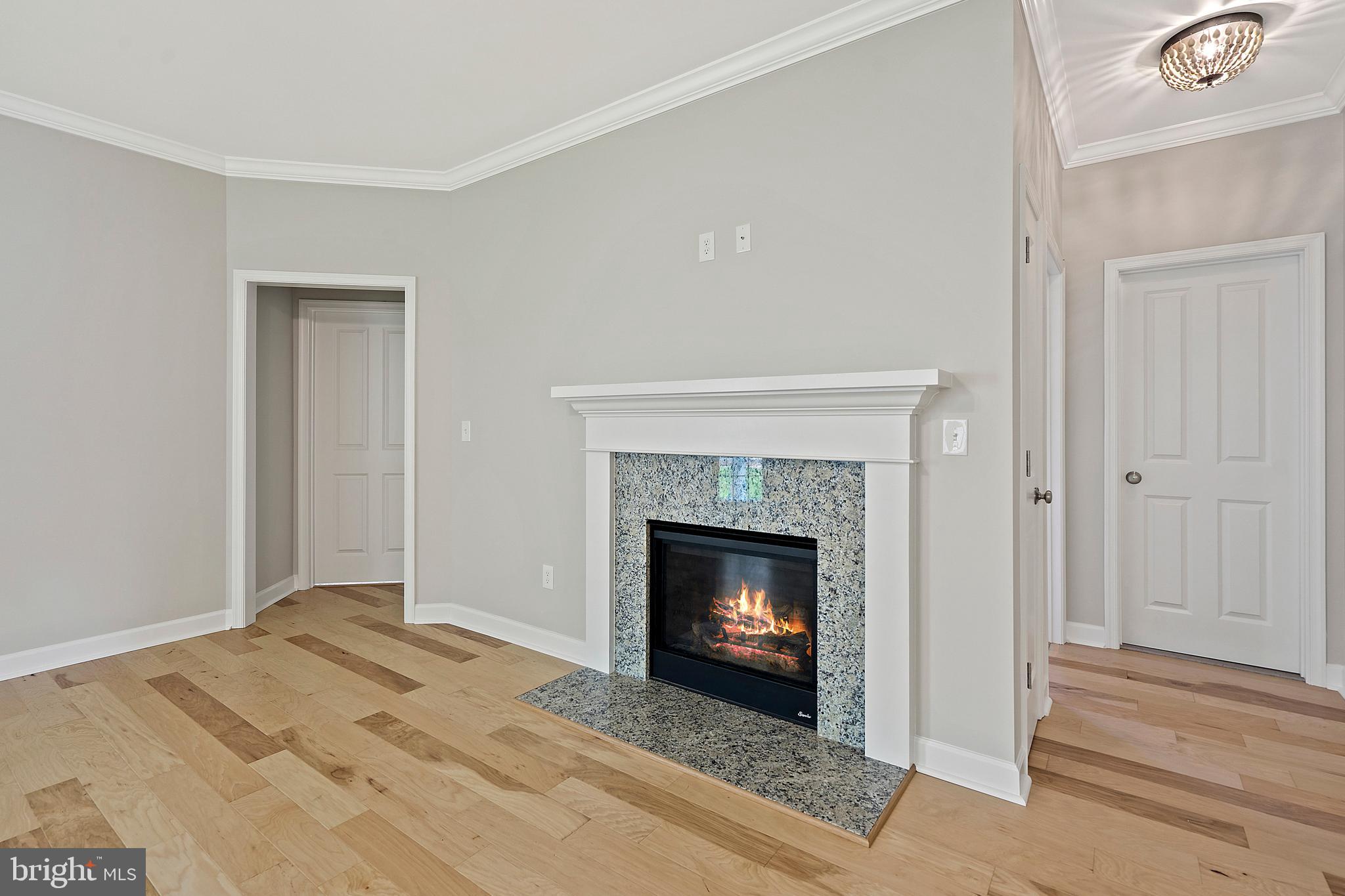 COUNTRY CLUB ESTATES - Residential