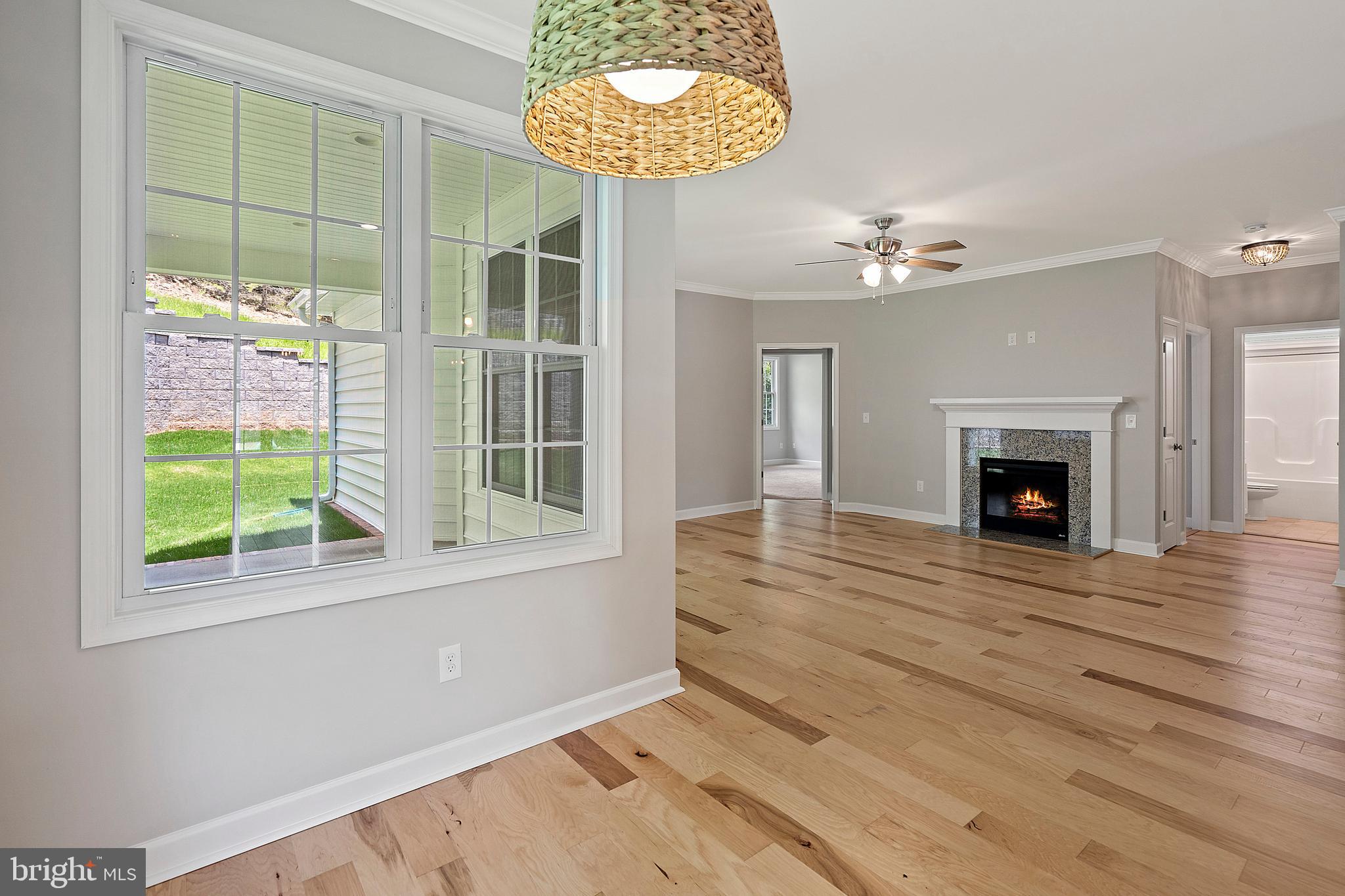 COUNTRY CLUB ESTATES - Residential