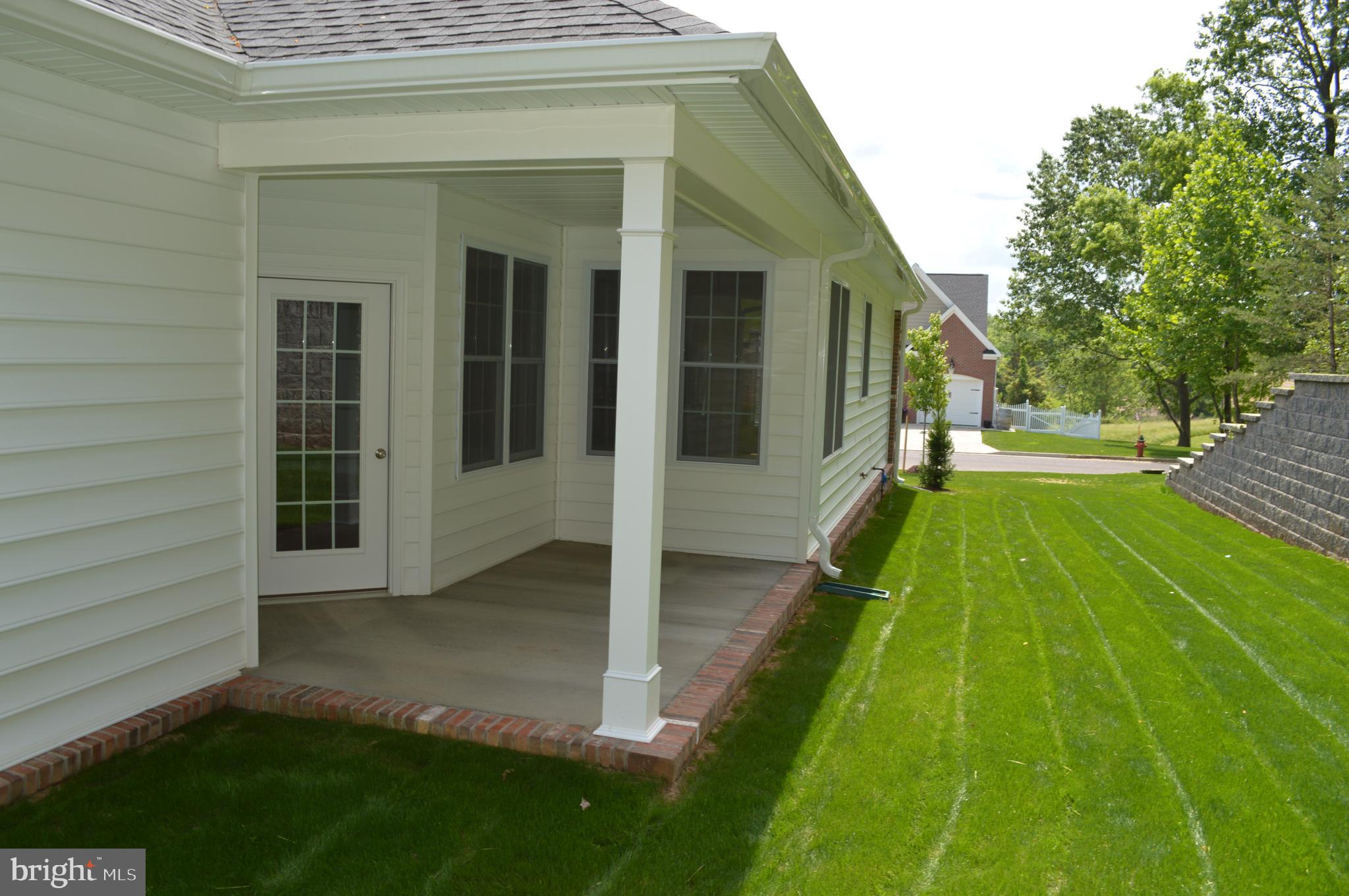 COUNTRY CLUB ESTATES - Residential