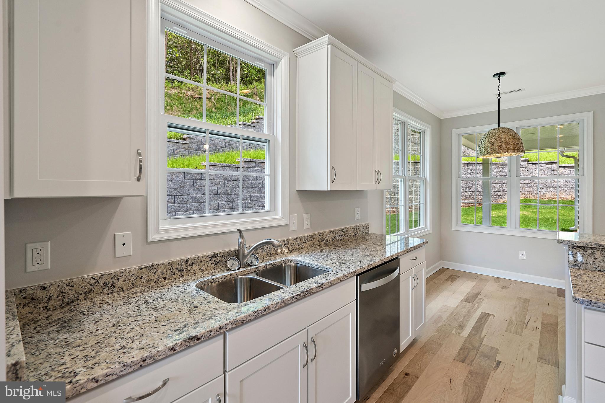 COUNTRY CLUB ESTATES - Residential