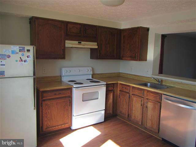 VILLA DEL REY - Residential Lease