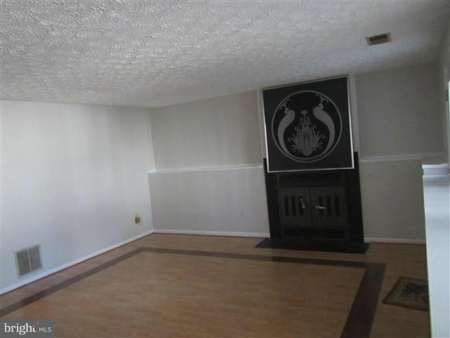 VILLA DEL REY - Residential Lease