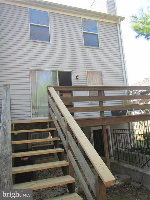 VILLA DEL REY - Residential Lease