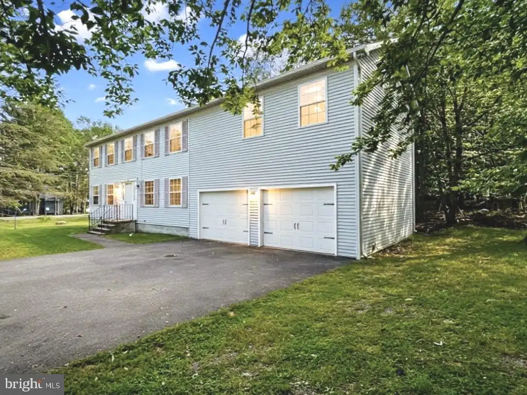 1226 Country Place Drive Dr, Tobyhanna, PA, 18466