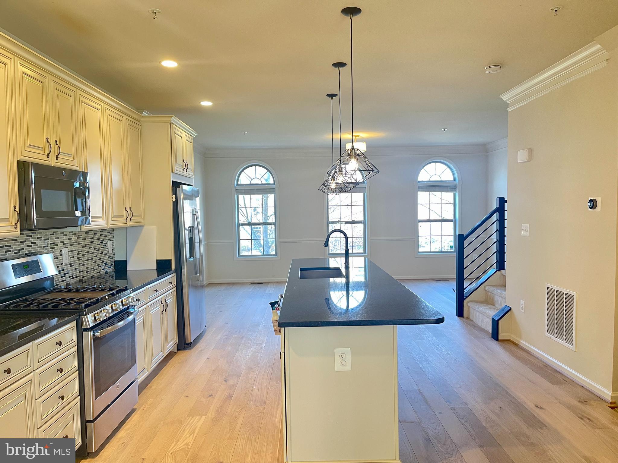 MOOREFIELD STATION - Residential Lease