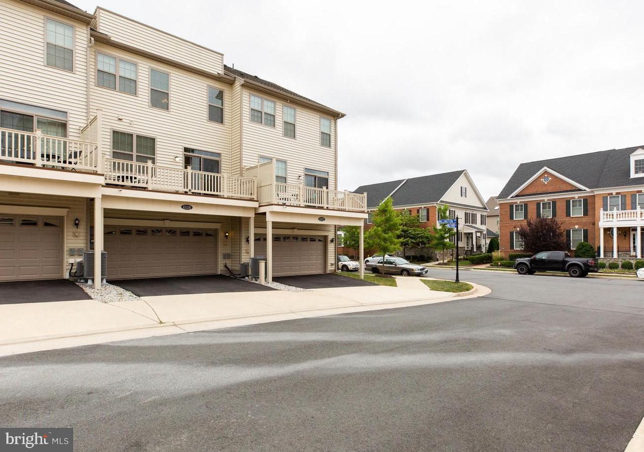 MOOREFIELD STATION - Residential Lease