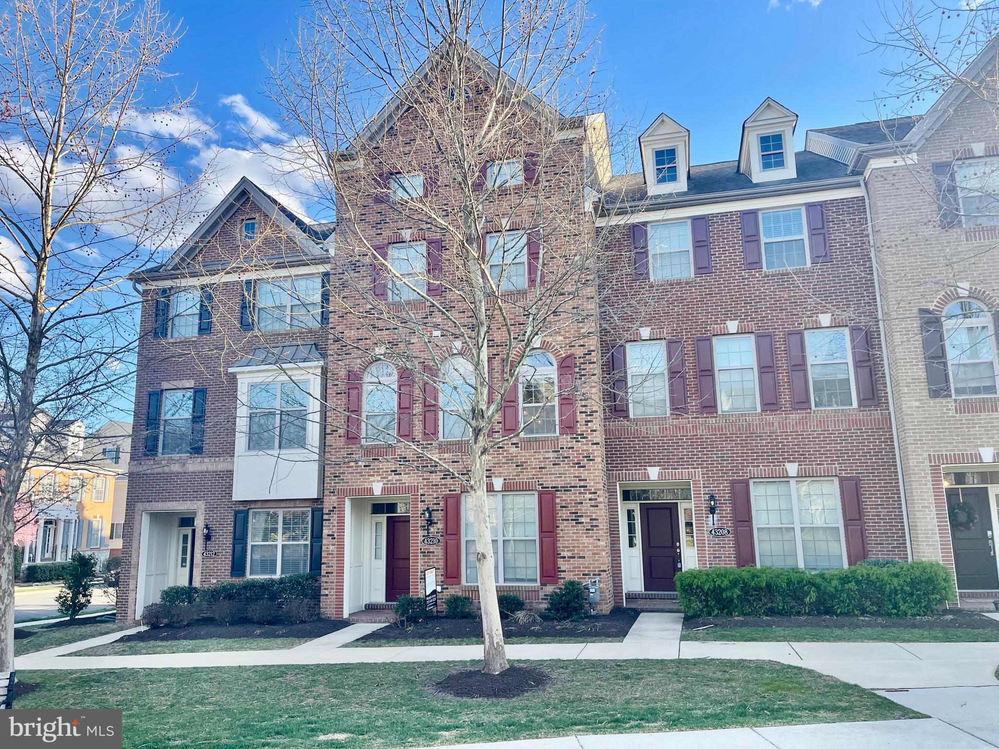 MOOREFIELD STATION - Residential Lease