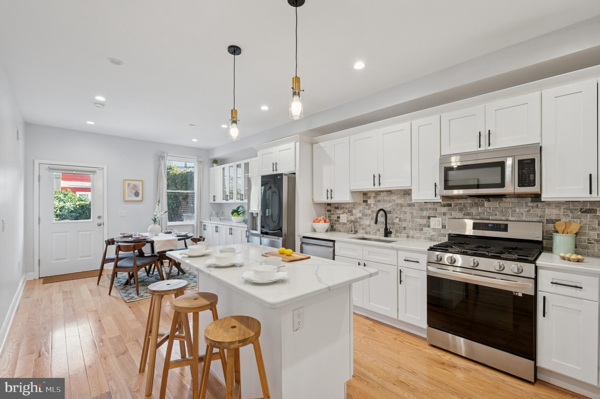 PORT RICHMOND - Residential