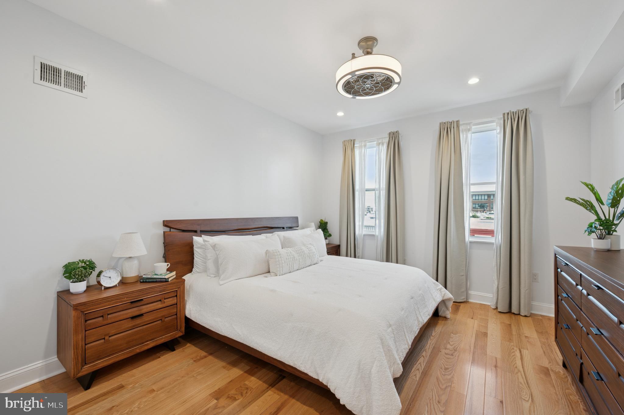 PORT RICHMOND - Residential