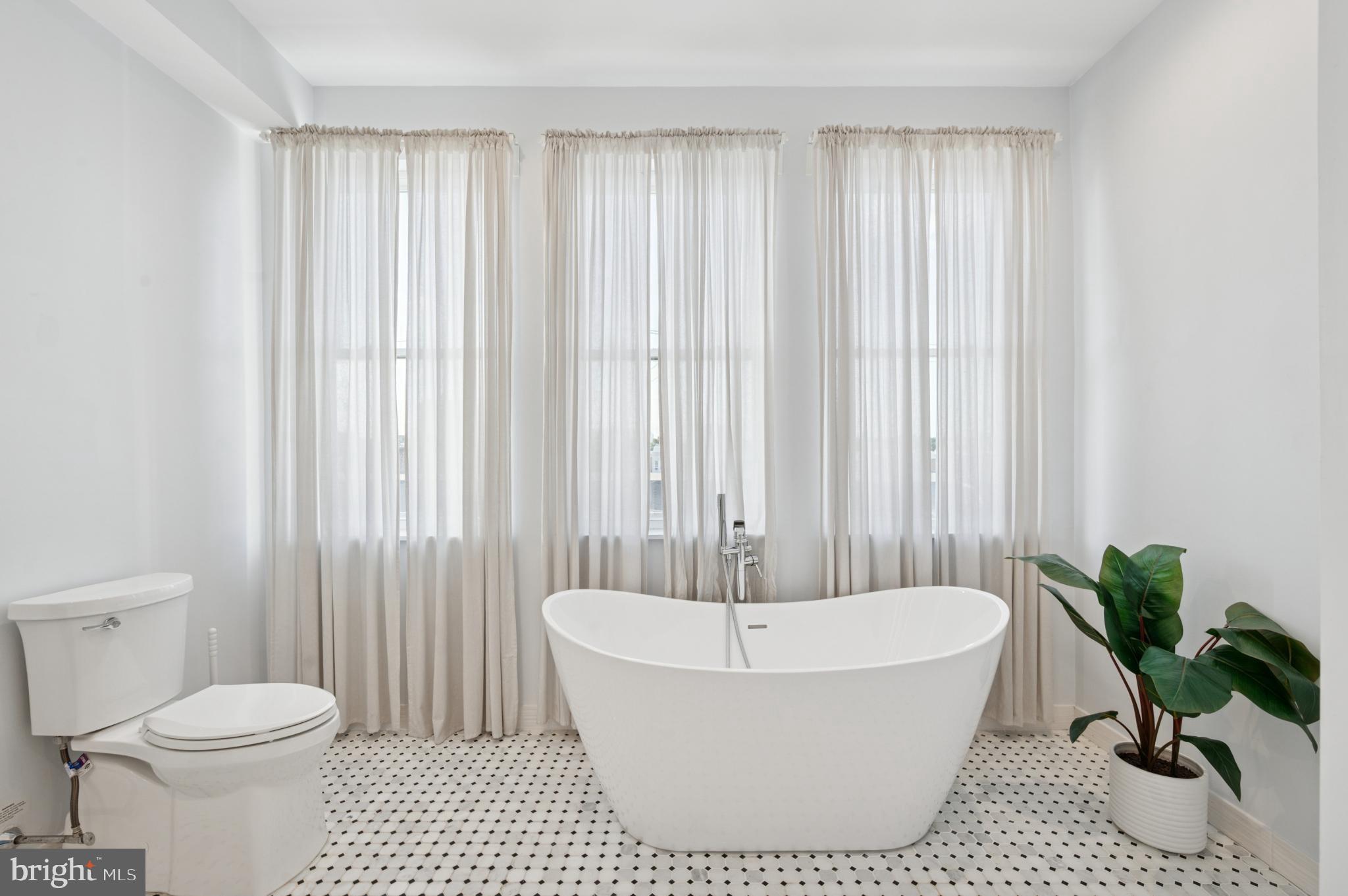 PORT RICHMOND - Residential