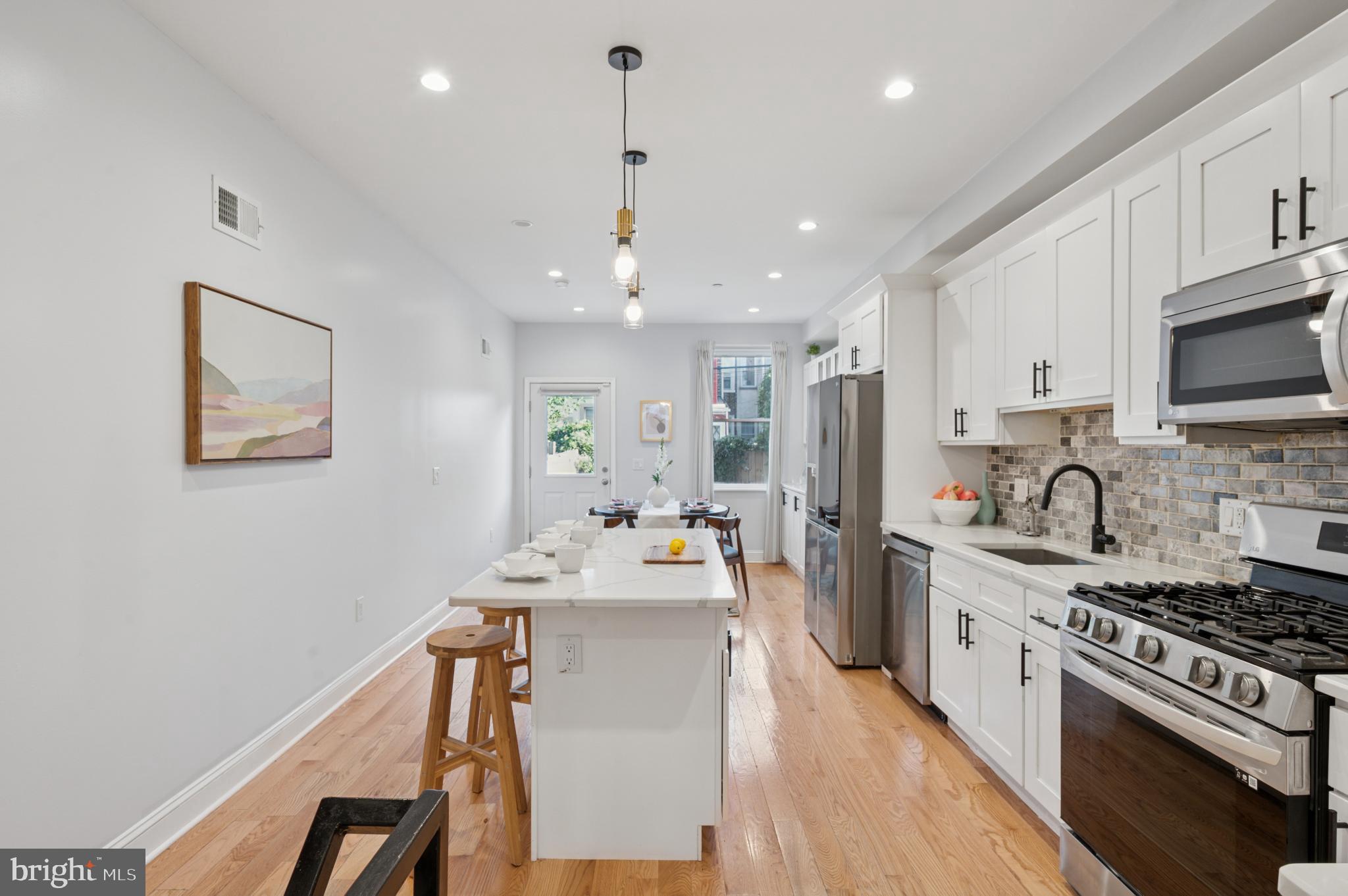 PORT RICHMOND - Residential