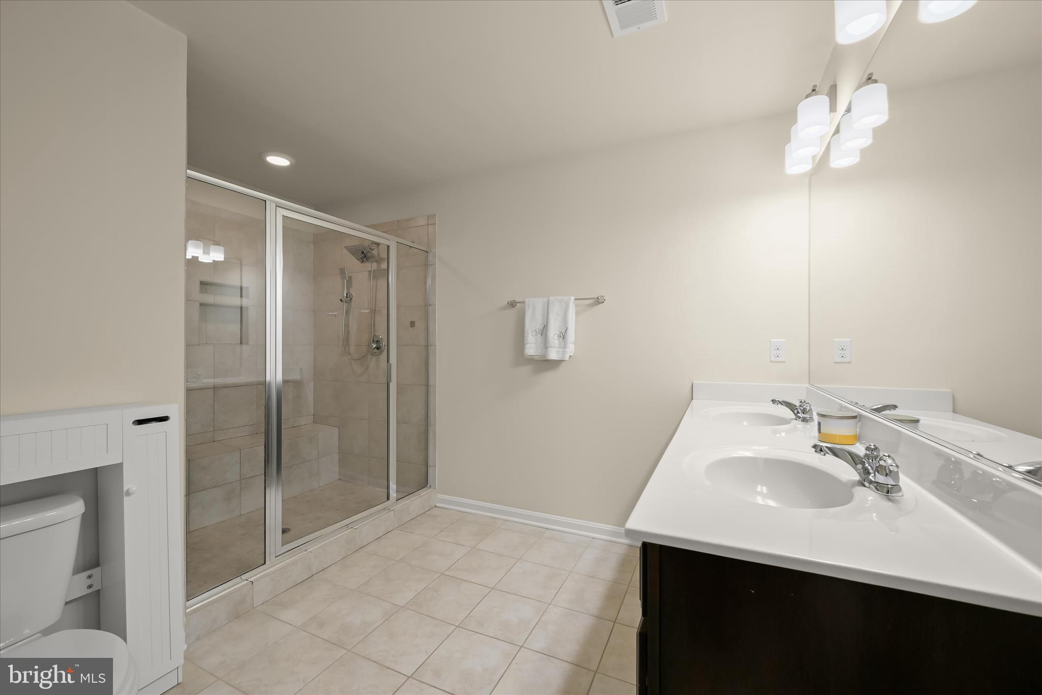 WOODMORE TOWNE CENTRE - Residential