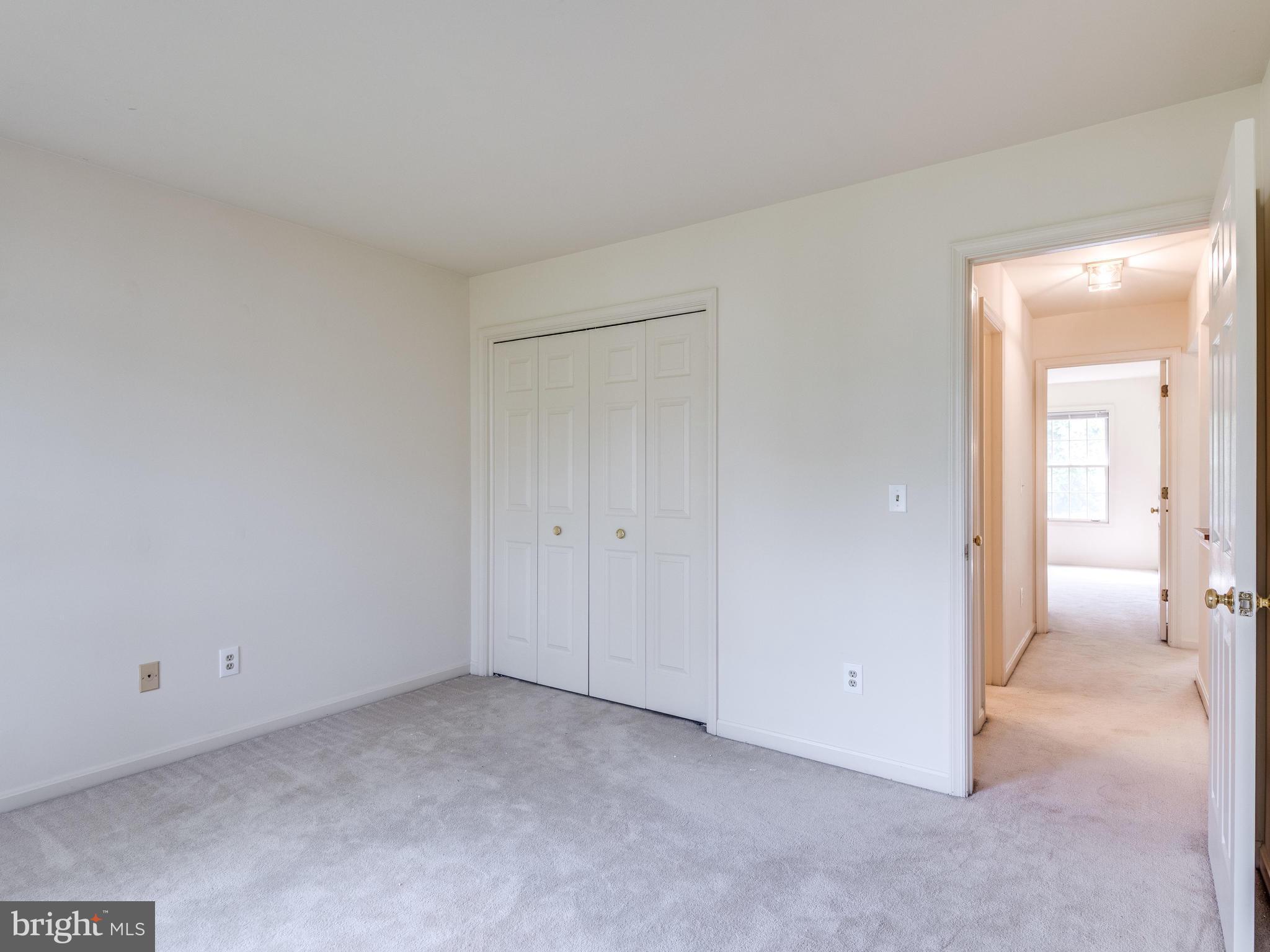 ASHBURN FARM - Residential