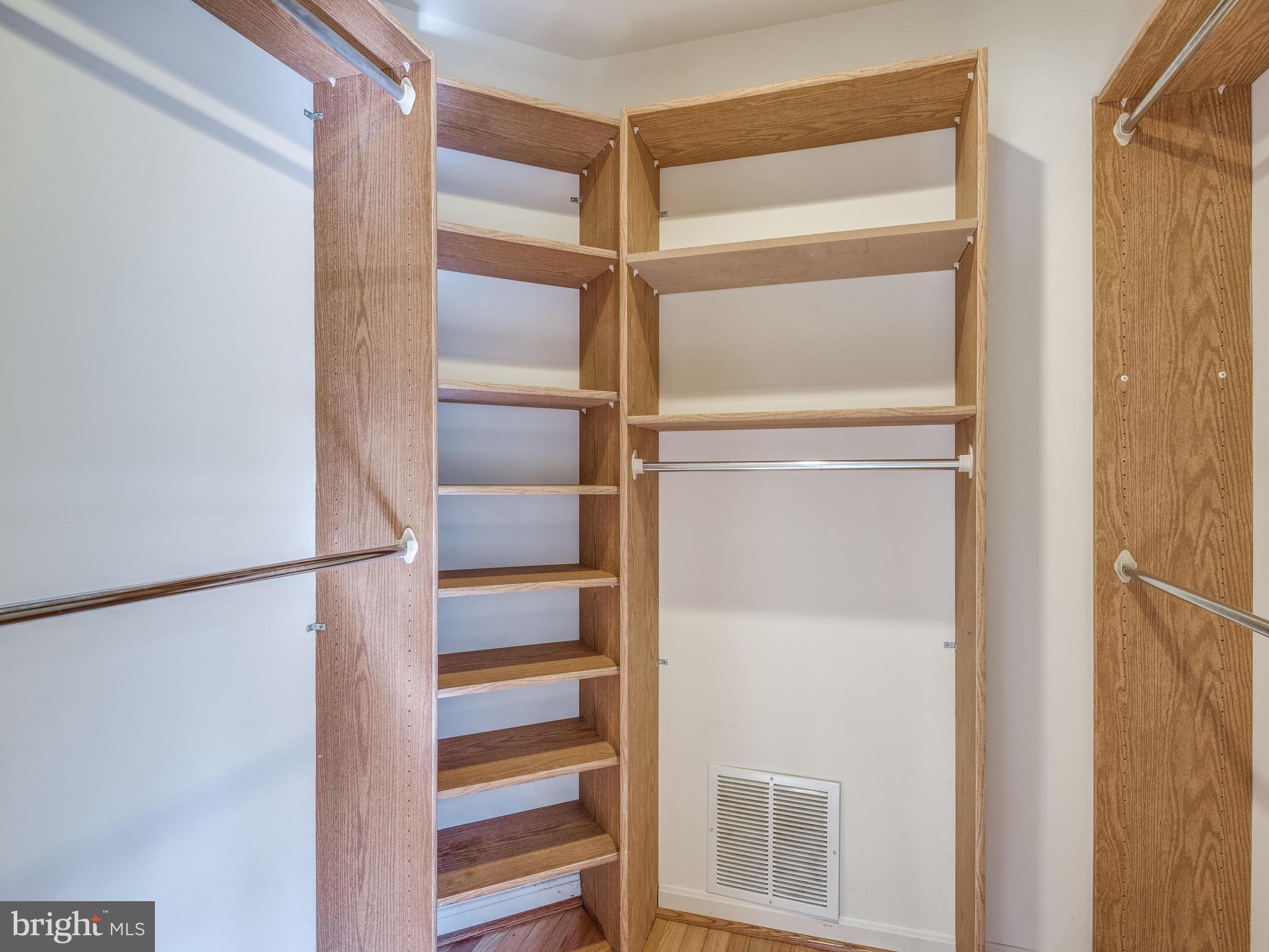 ASHBURN FARM - Residential