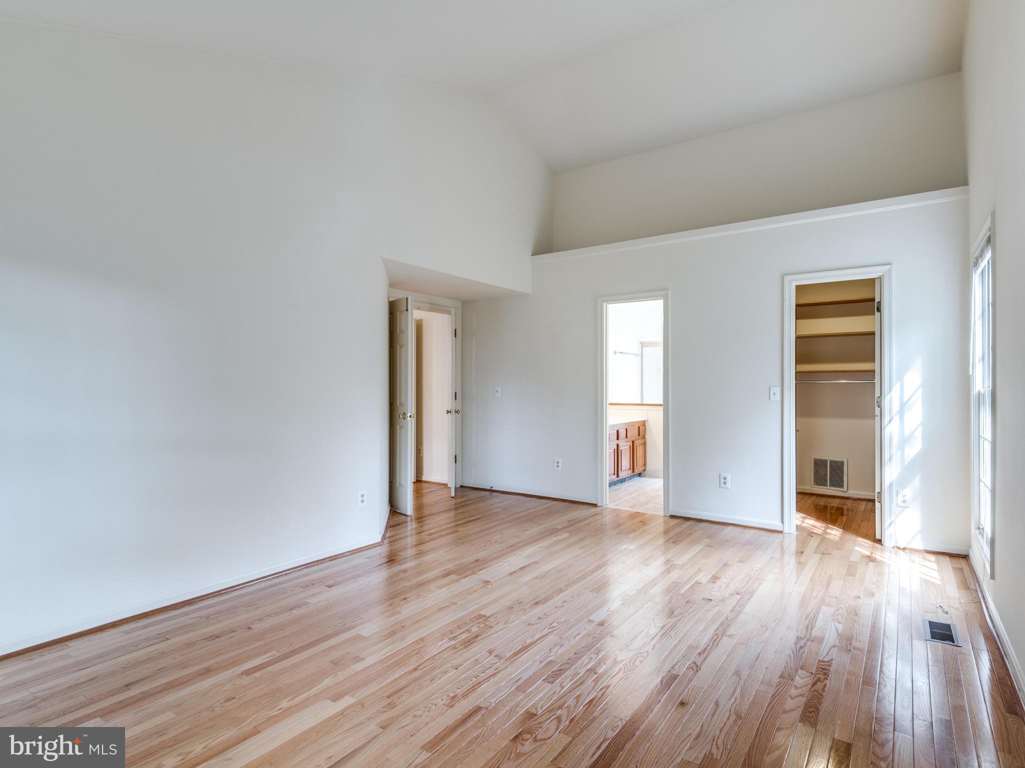 ASHBURN FARM - Residential