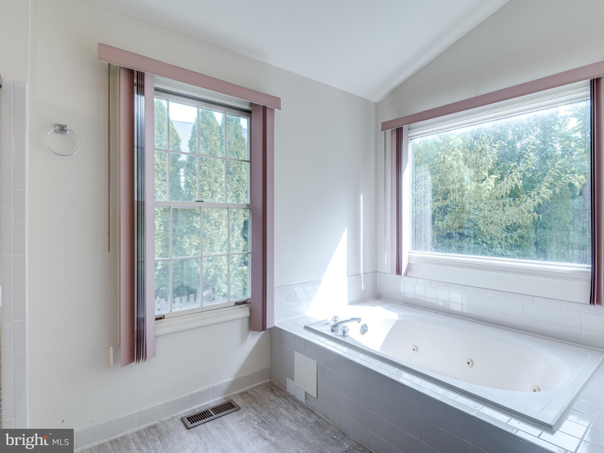 ASHBURN FARM - Residential