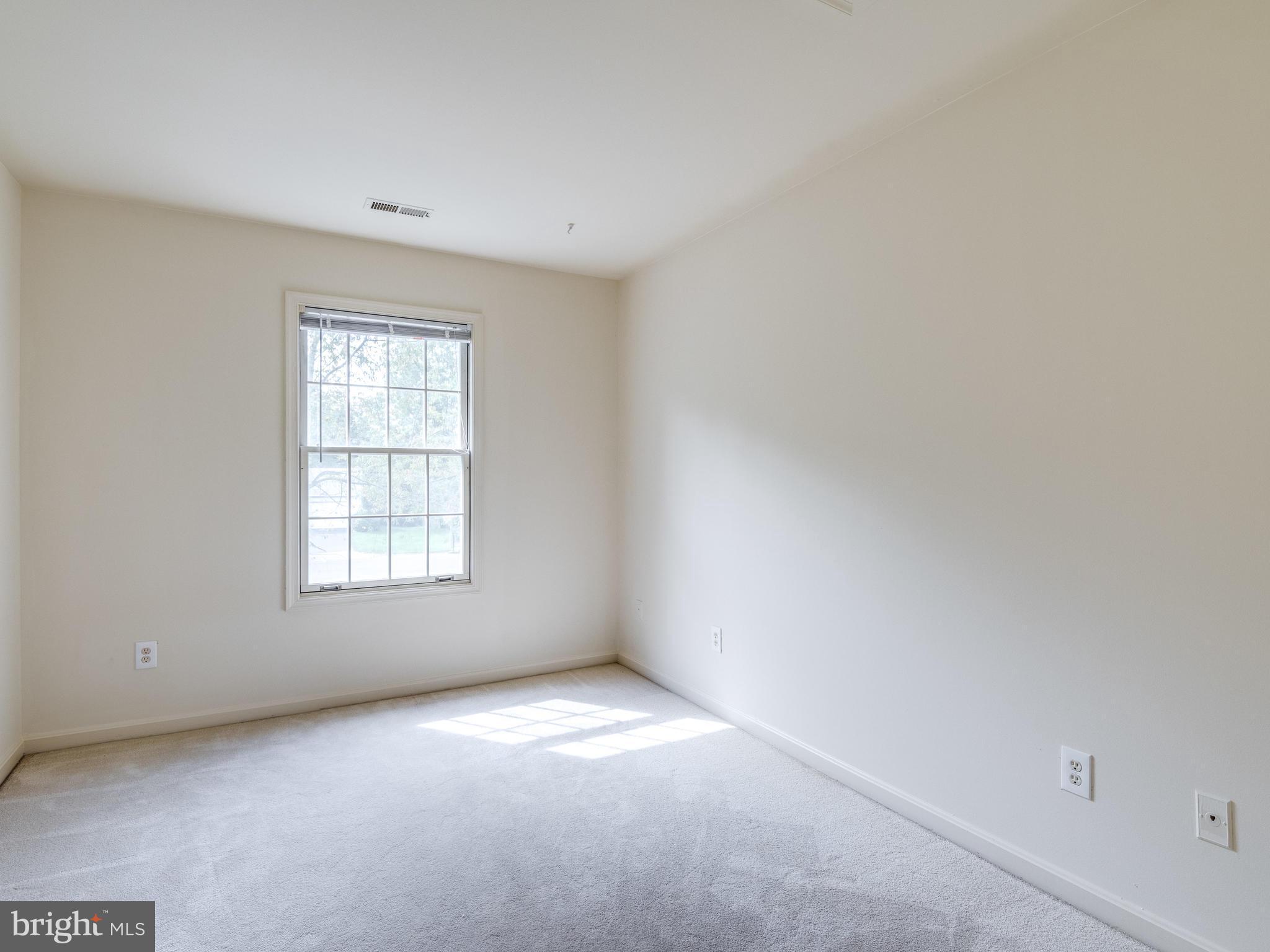 ASHBURN FARM - Residential