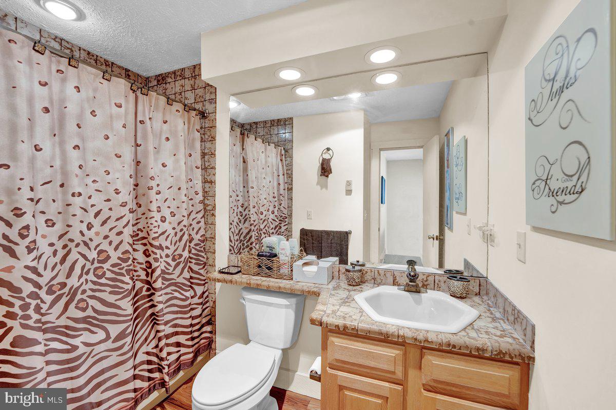 SNOW RIDGE VILLAGE - Residential