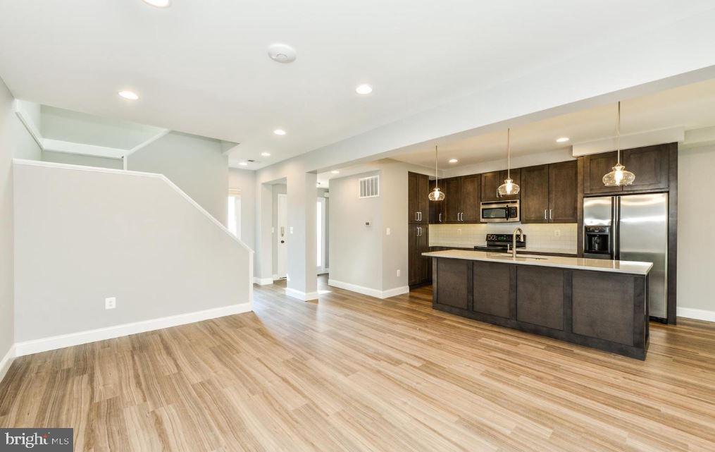 RESTON - Residential Lease