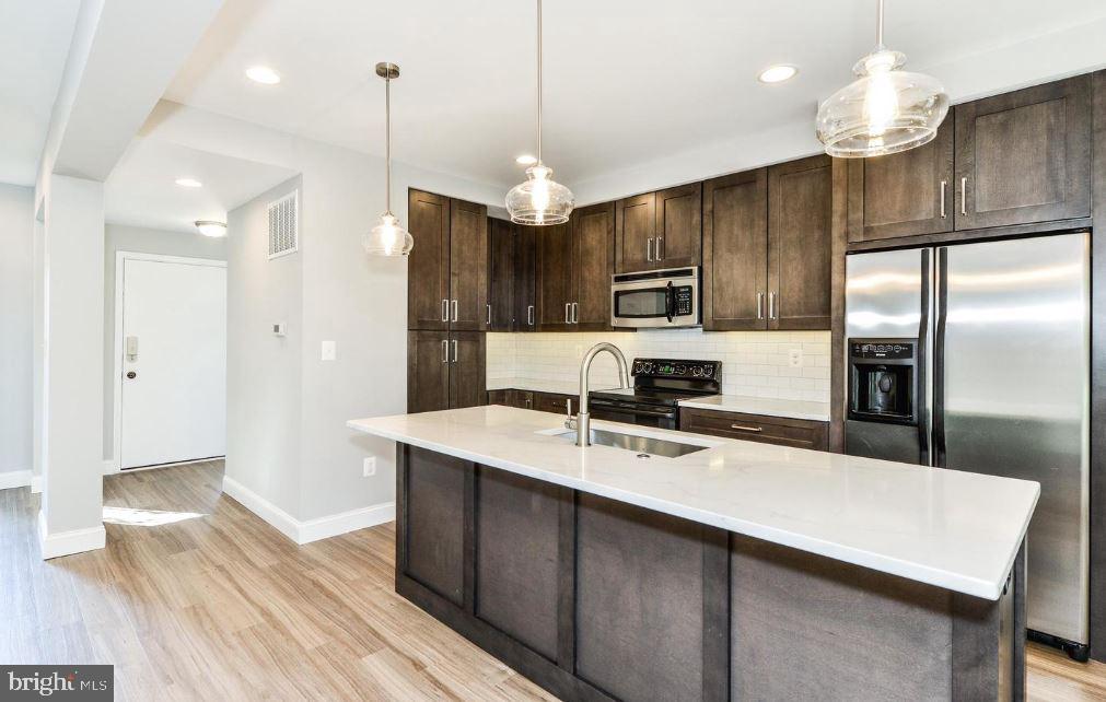 RESTON - Residential Lease