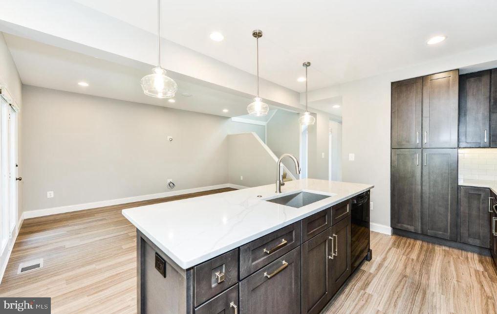 RESTON - Residential Lease