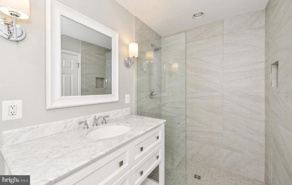 RESTON - Residential Lease