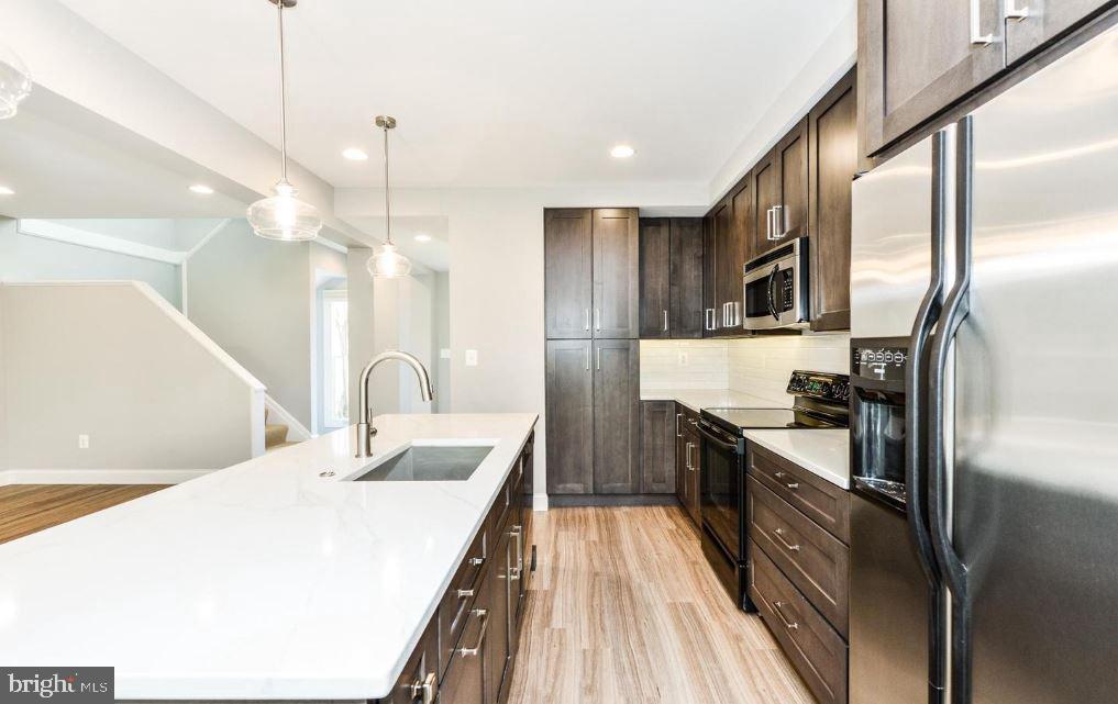 RESTON - Residential Lease