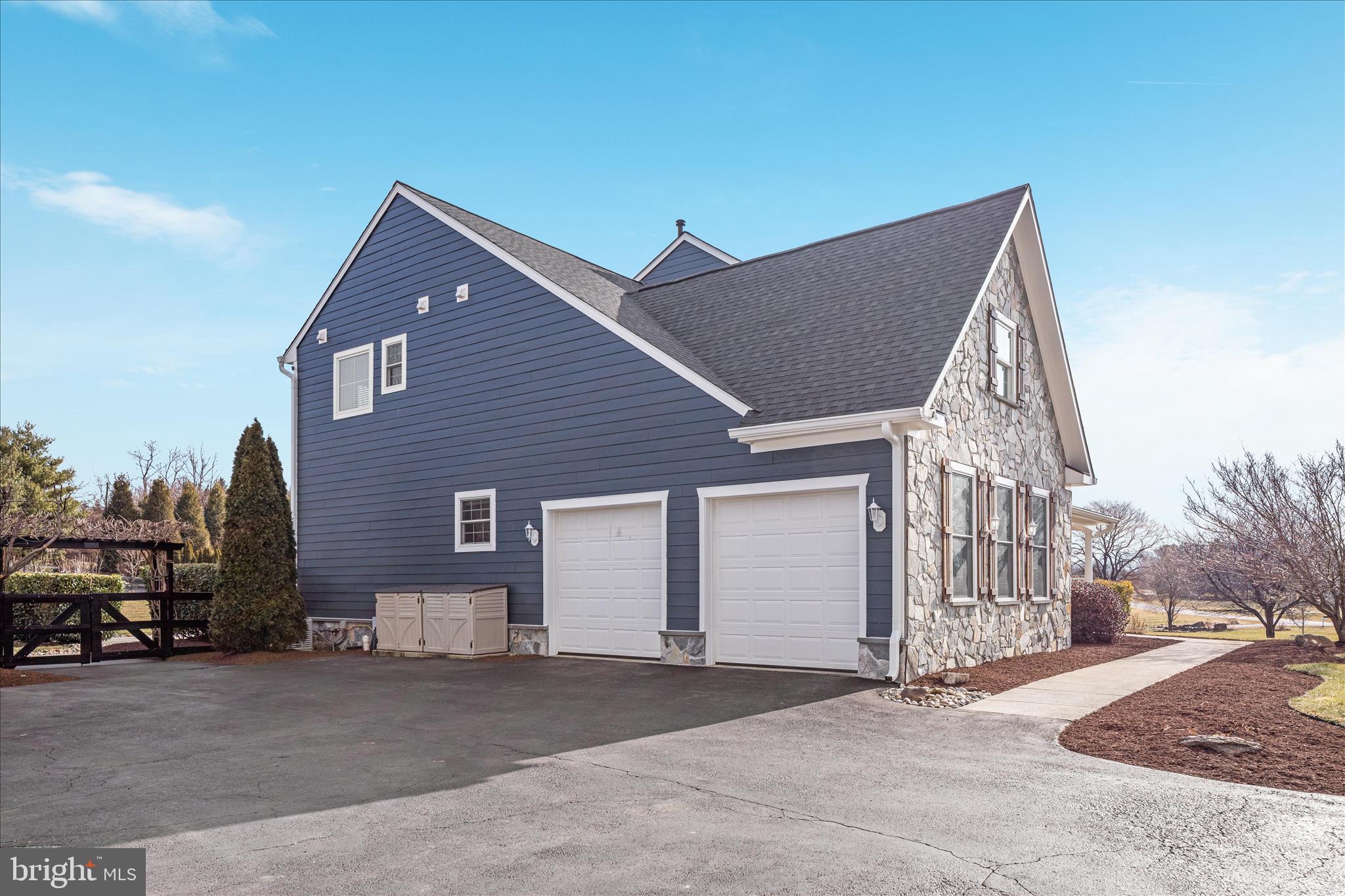 WINDING CREEK - Residential