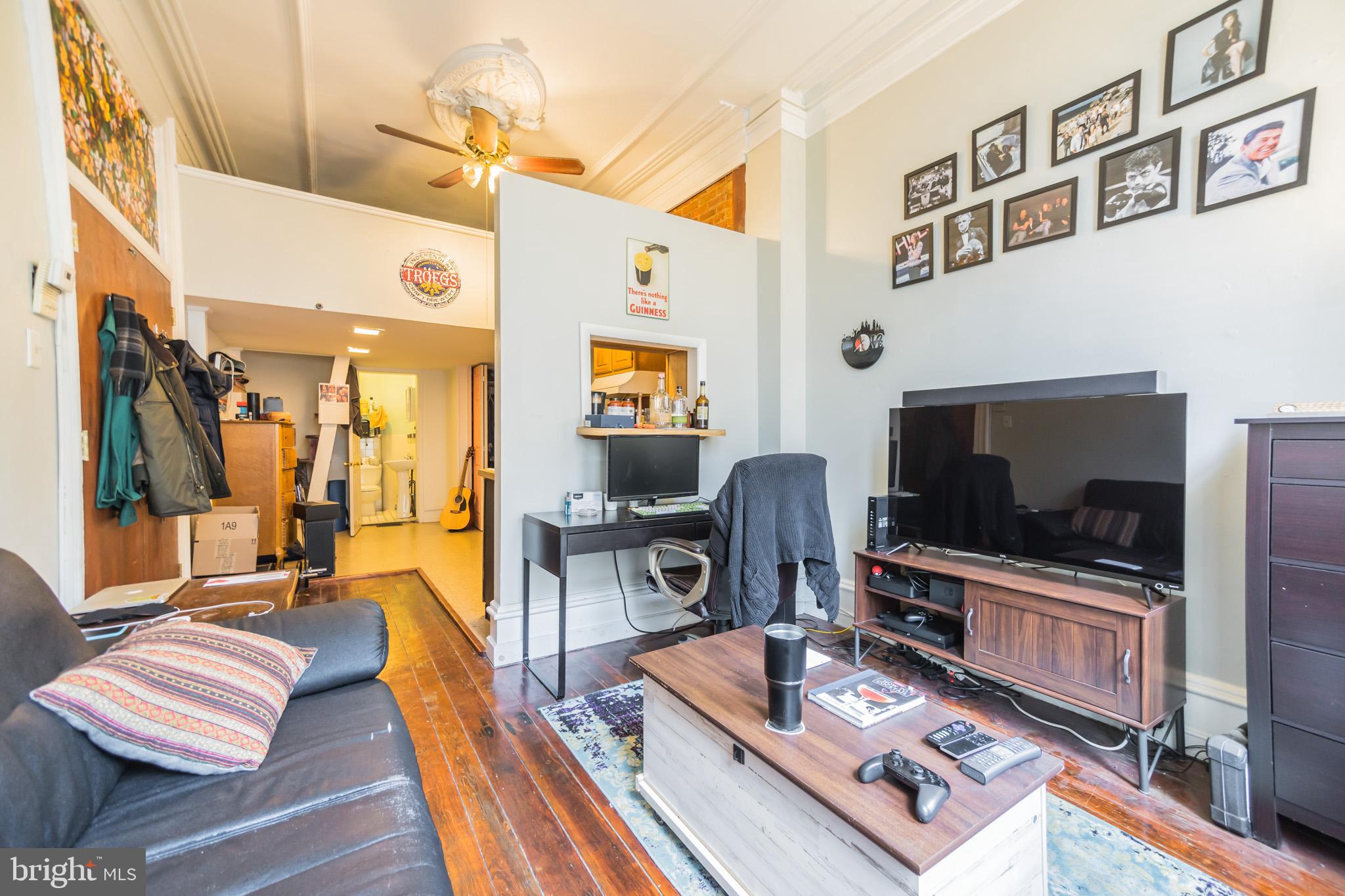 LOGAN SQUARE - Commercial Sale