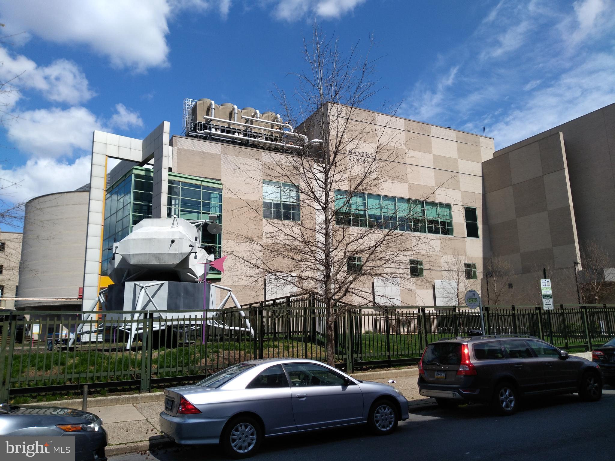 LOGAN SQUARE - Commercial Sale