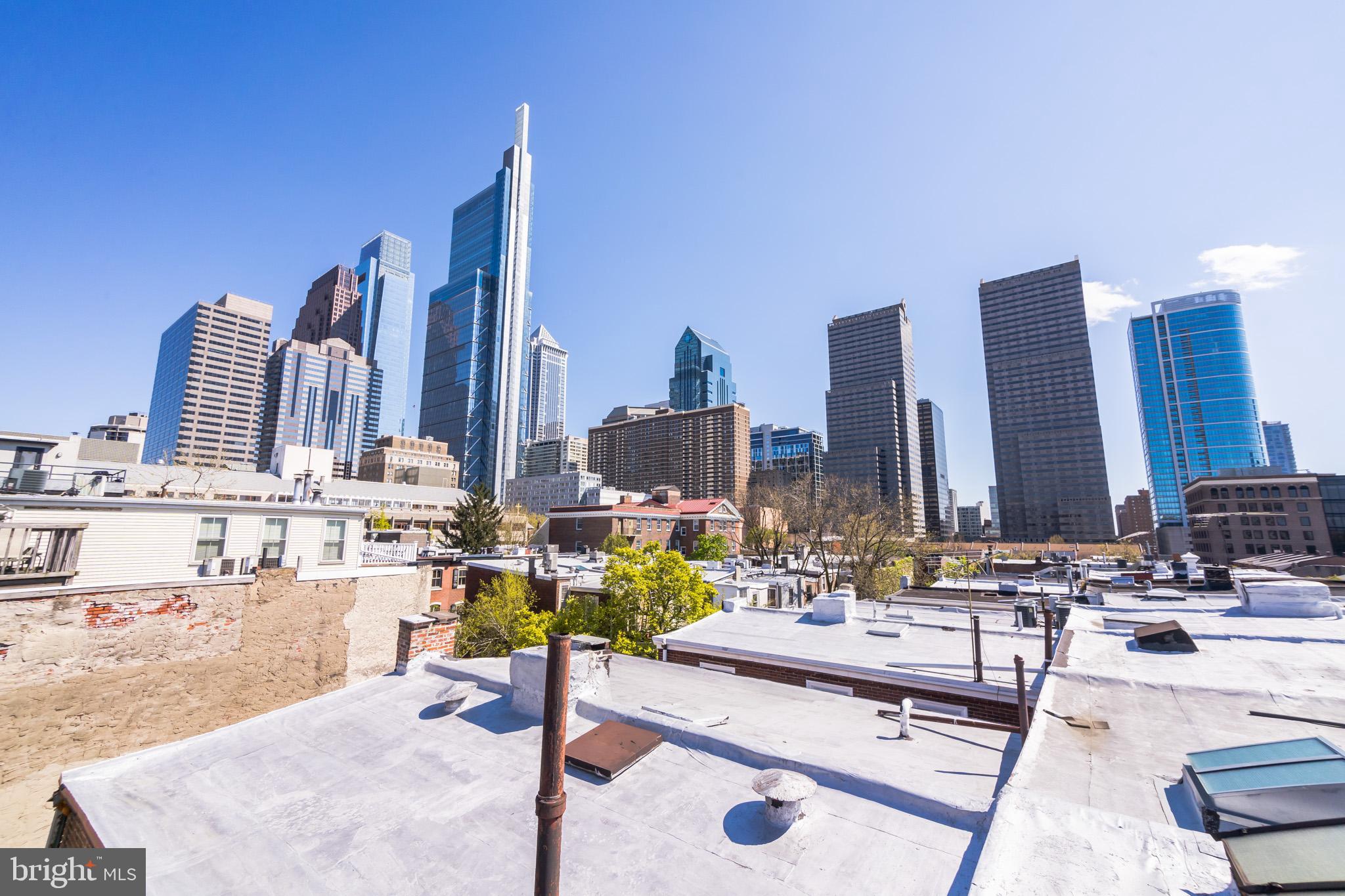 LOGAN SQUARE - Commercial Sale