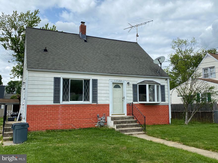 JUST LISTED- Great rental opportunity.  **Please read entire description. ANY Realtor can schedule a showing for you to see this house**3 Bedroom 1 1/2 Bath- If you need space.  This is the place! Huge kitchen- with 2 large adjacent living room/family room options.  Master bedroom has Ginormous walk in closet/laundry room.  2 bedrooms and a 1/2 bath upstairs, driveway, nice deck, fenced yard and shed. **REQUIREMENTS- Landlord prefers completion of online application. $40/per applicant over 18. Section 8/and other vouchers will be considered. Landlord prefers credit to be above 620. Pets are allowed on case by case basis. Upon acceptance and lease signing, tenant will pay broker a $60 move in fee and will be expected to pay 1 month security and 1st months rent (by cashier check or money order).