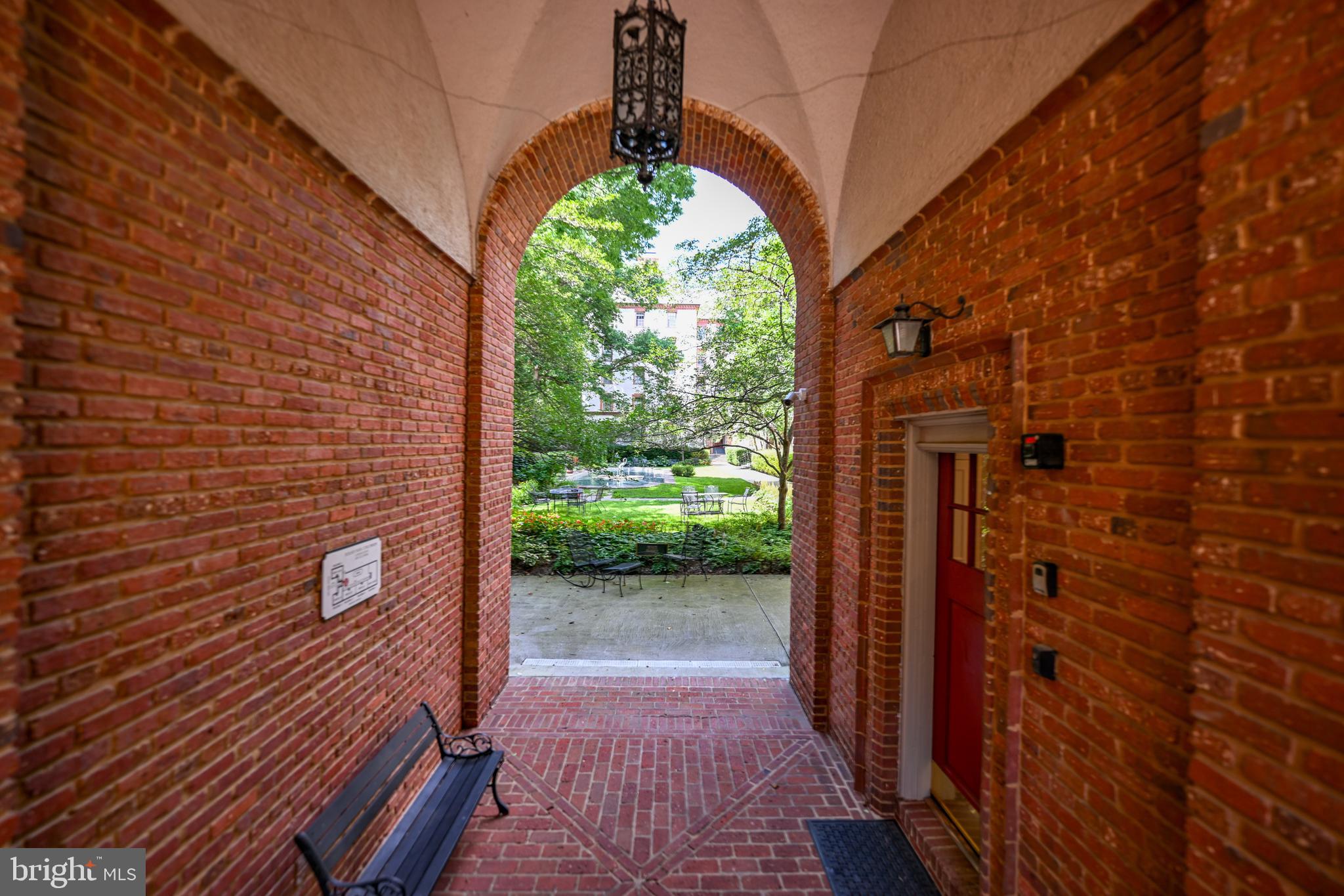 ROLAND PARK - Residential Lease