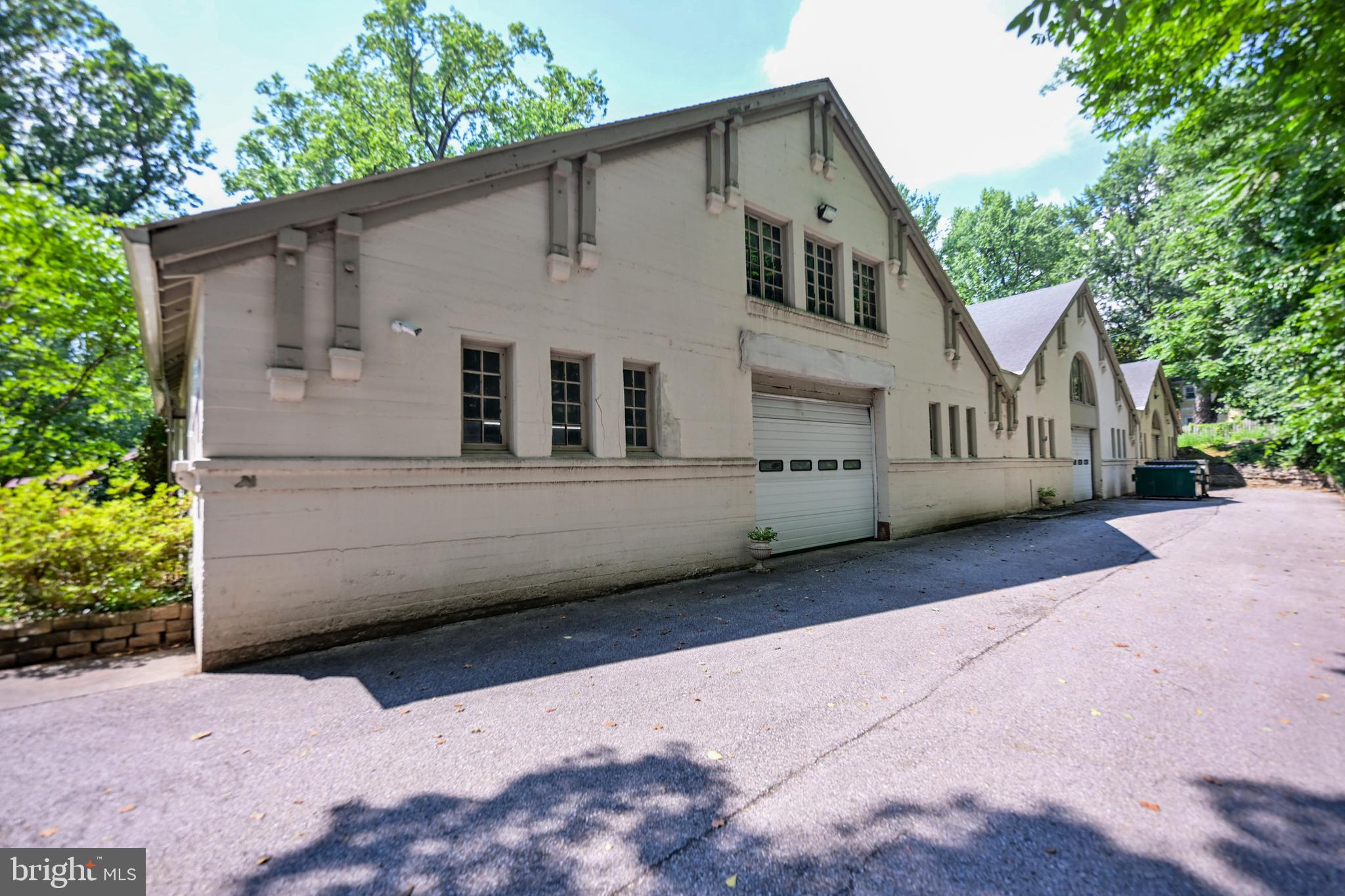 ROLAND PARK - Residential Lease