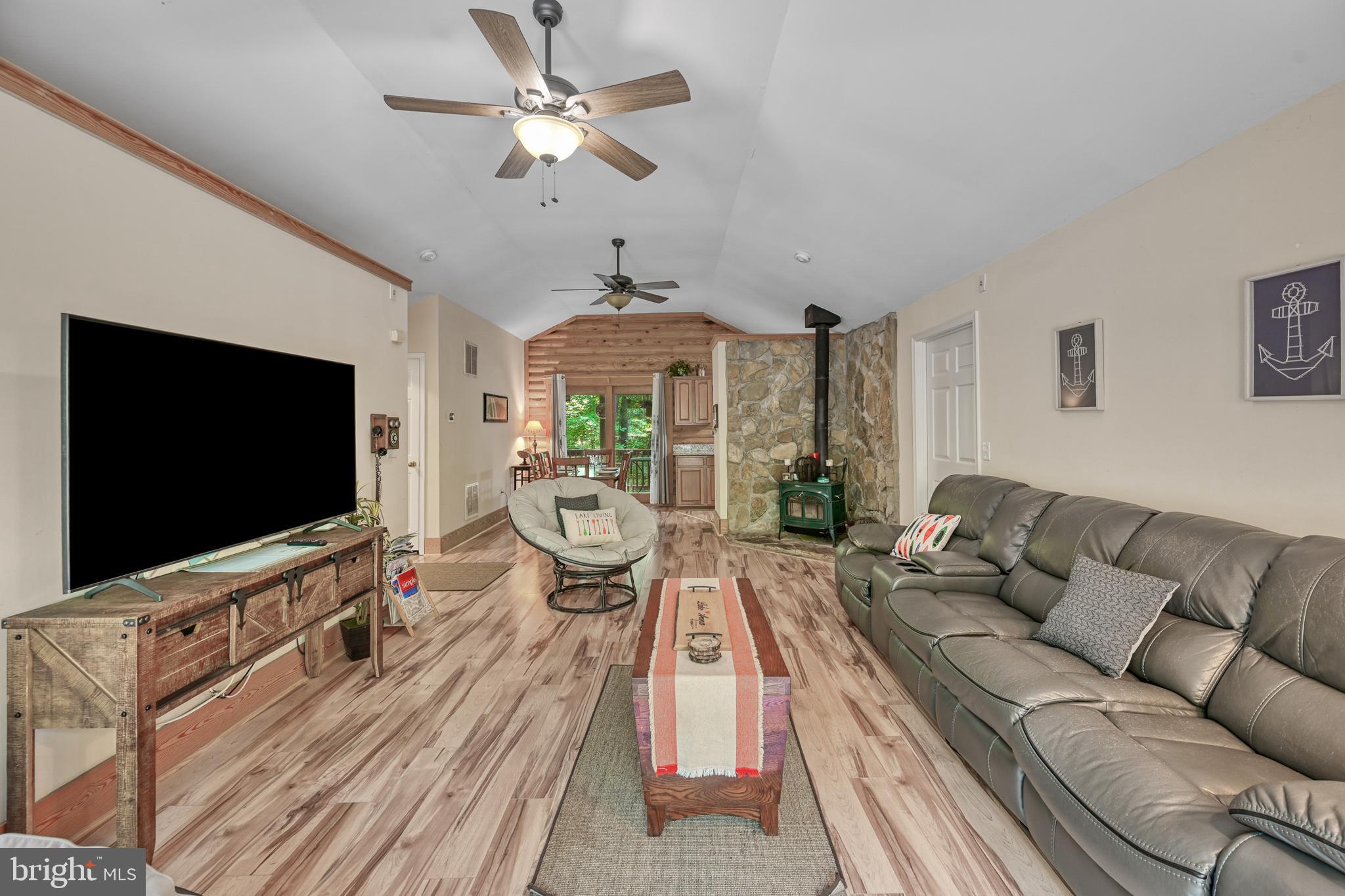 3409 HIDAWAY COURT