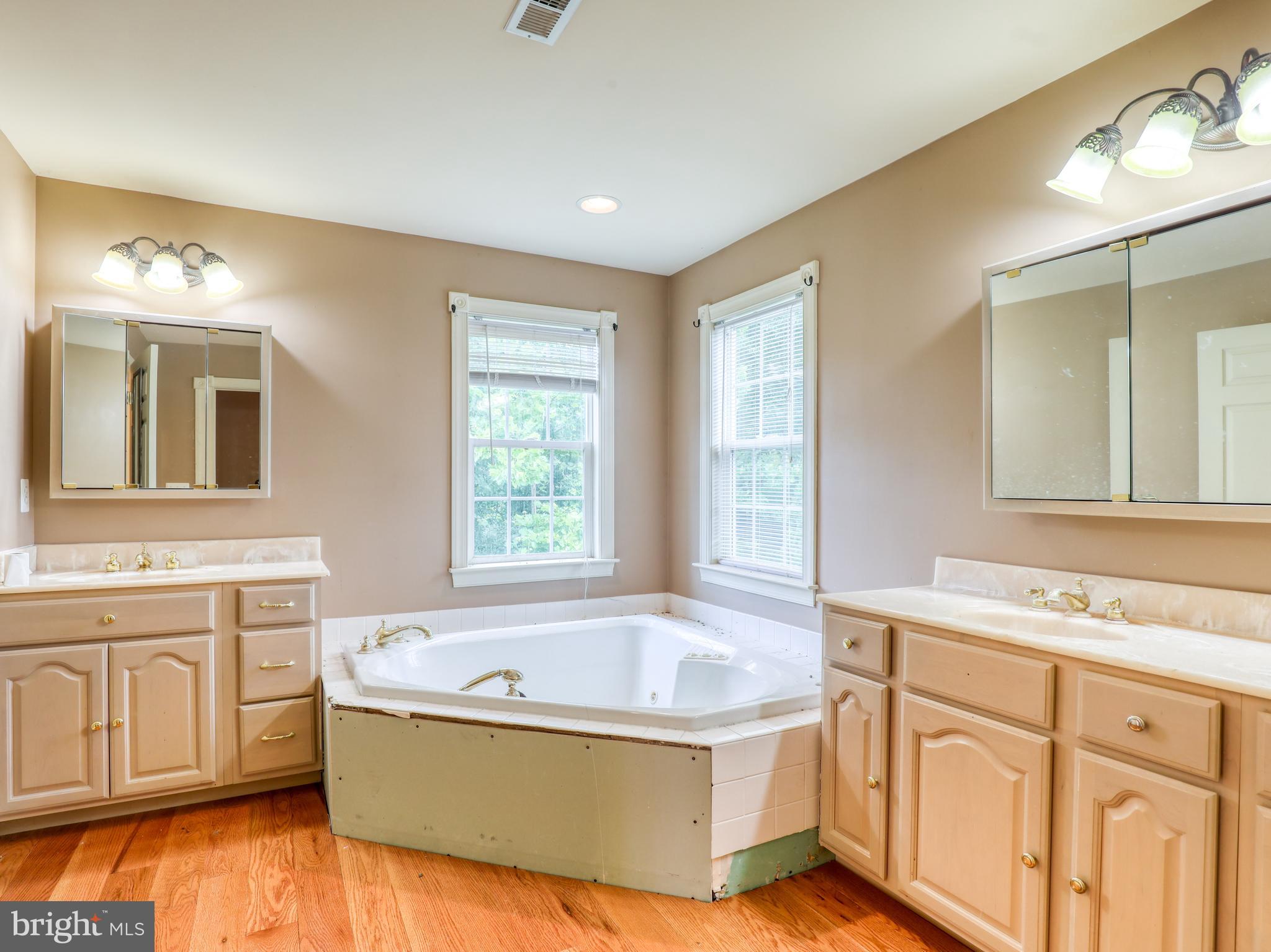 RIVERSIDE - Residential