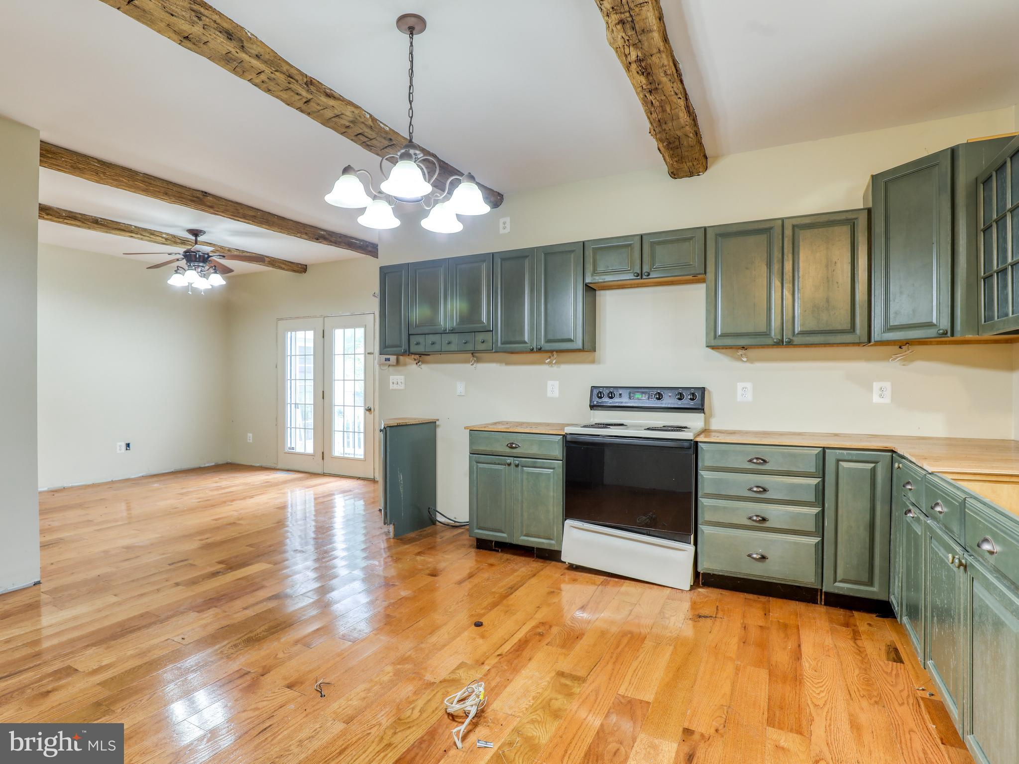 RIVERSIDE - Residential