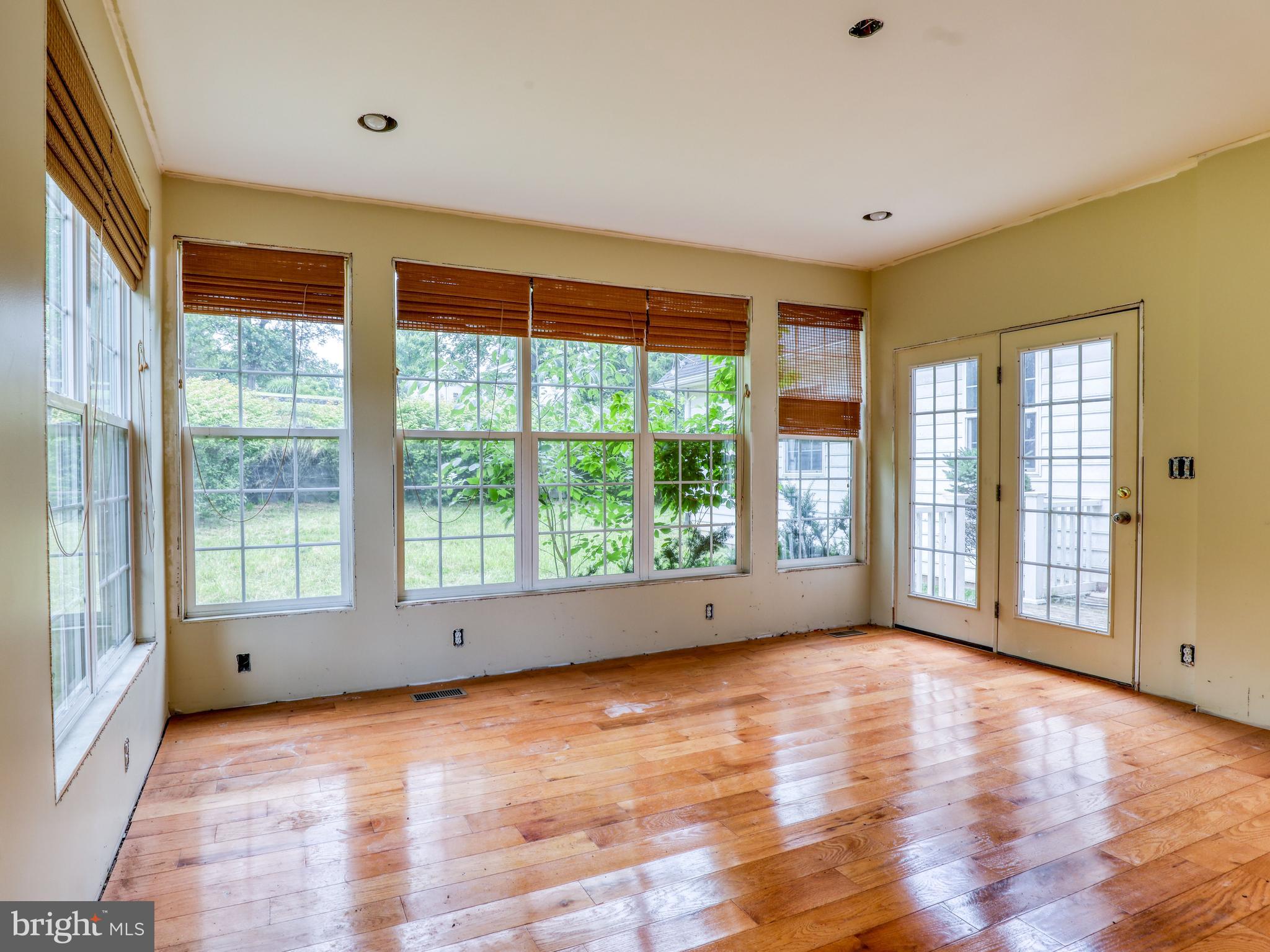 RIVERSIDE - Residential