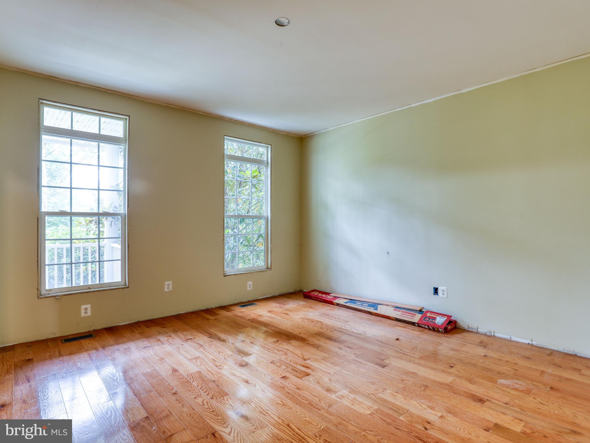 RIVERSIDE - Residential